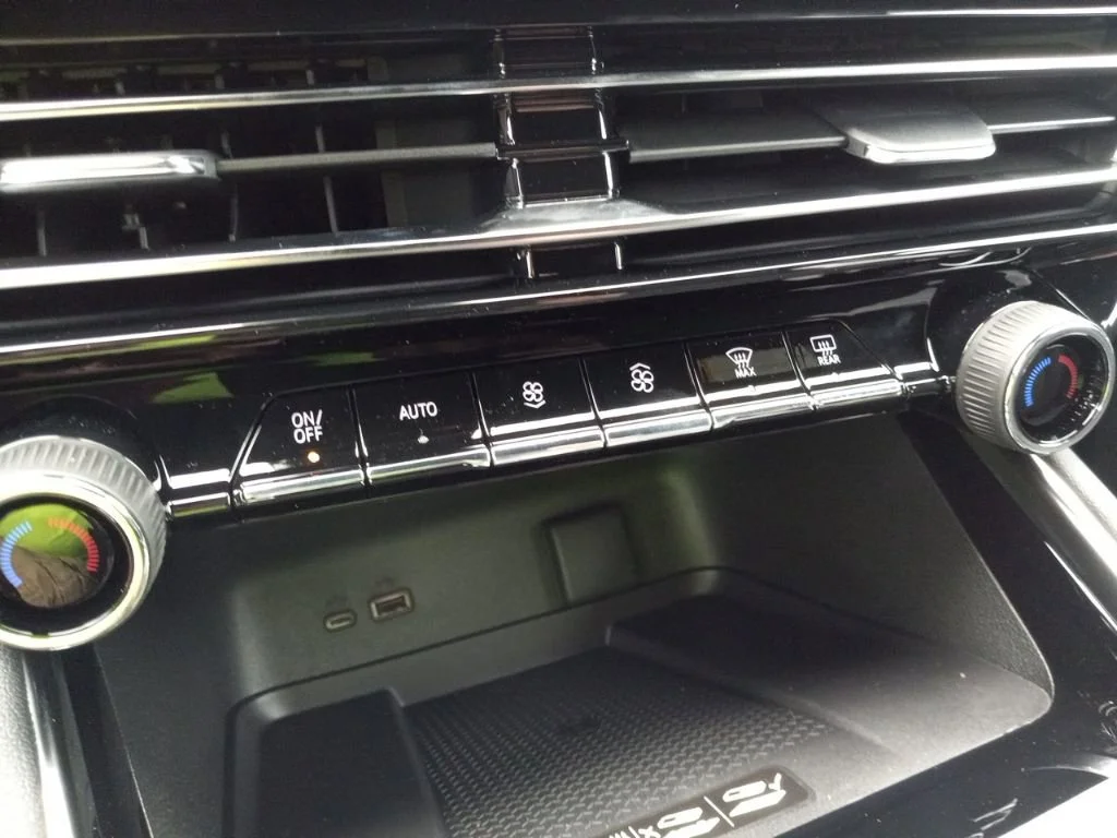 2025 Chevrolet Traverse LT - Photo 18