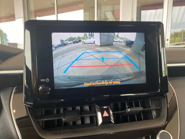 Certified Used 2025  Toyota LE image 23