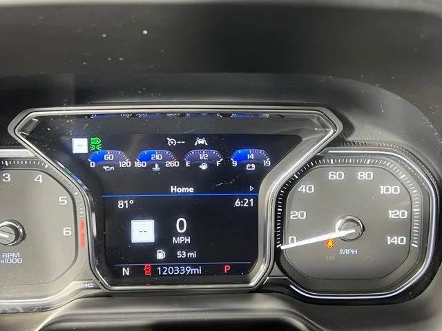Used 2021 Gray GMC SLT image 24