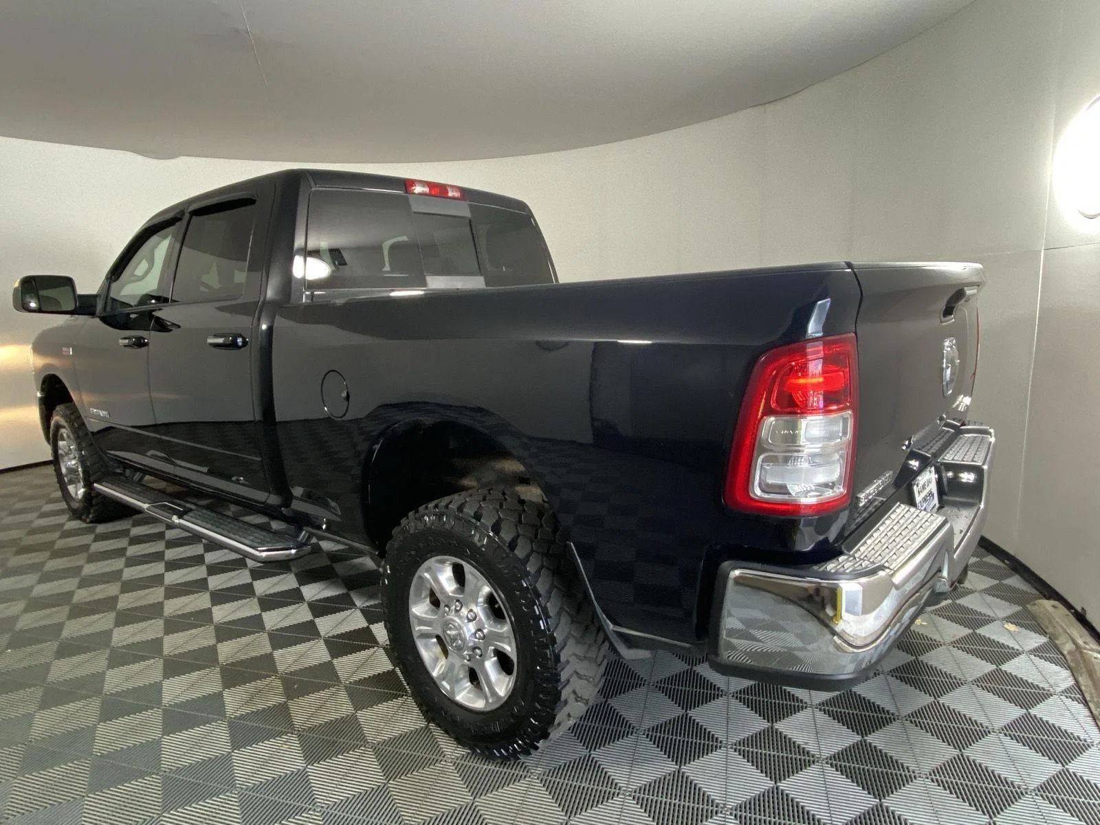 Used 2019 Diamond Black Crystal Pearlcoat Ram Big Horn image 15