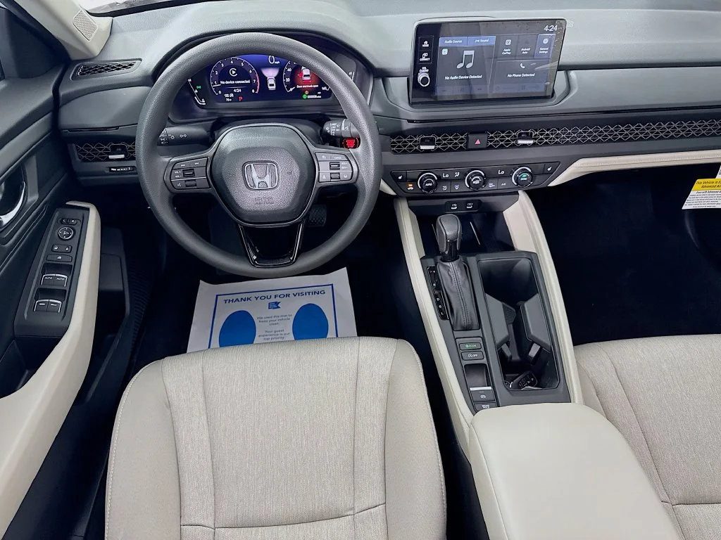 New 2026 Platinum White Pearl Honda SE image 32
