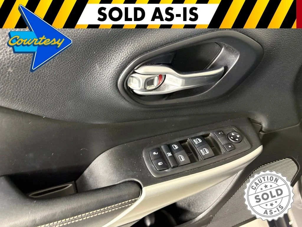 Used 2018 Silver Jeep Latitude Plus image 20