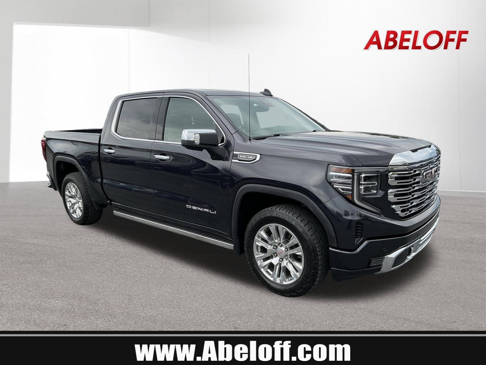 2022 GMC Sierra 4WD Crew Cab Short Box Denali's photo