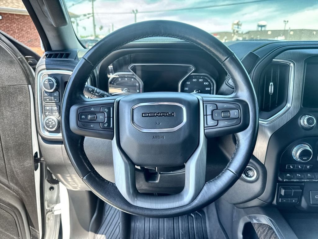Used 2021 White GMC Denali image 11