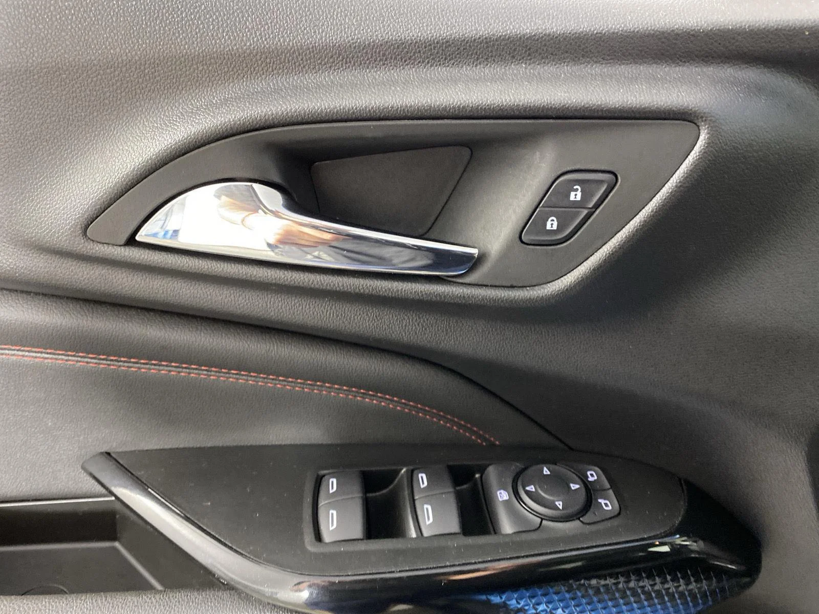 Used 2025 Marina Blue Metallic Chevrolet 2RS image 11
