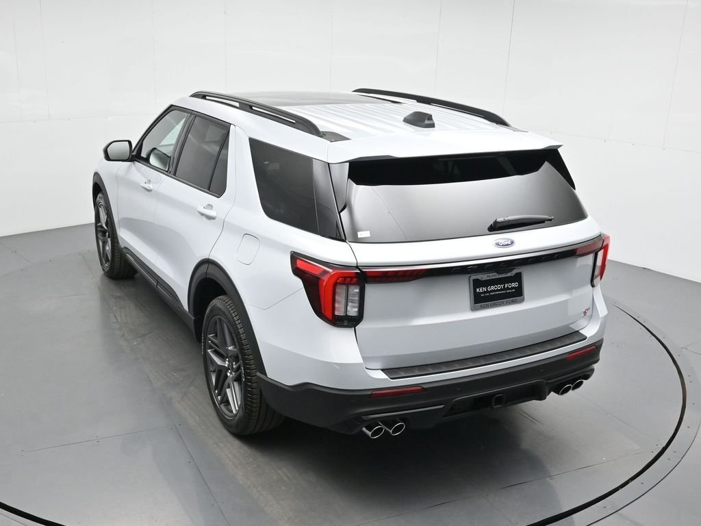New 2026 Space White Metallic Ford ST image 40