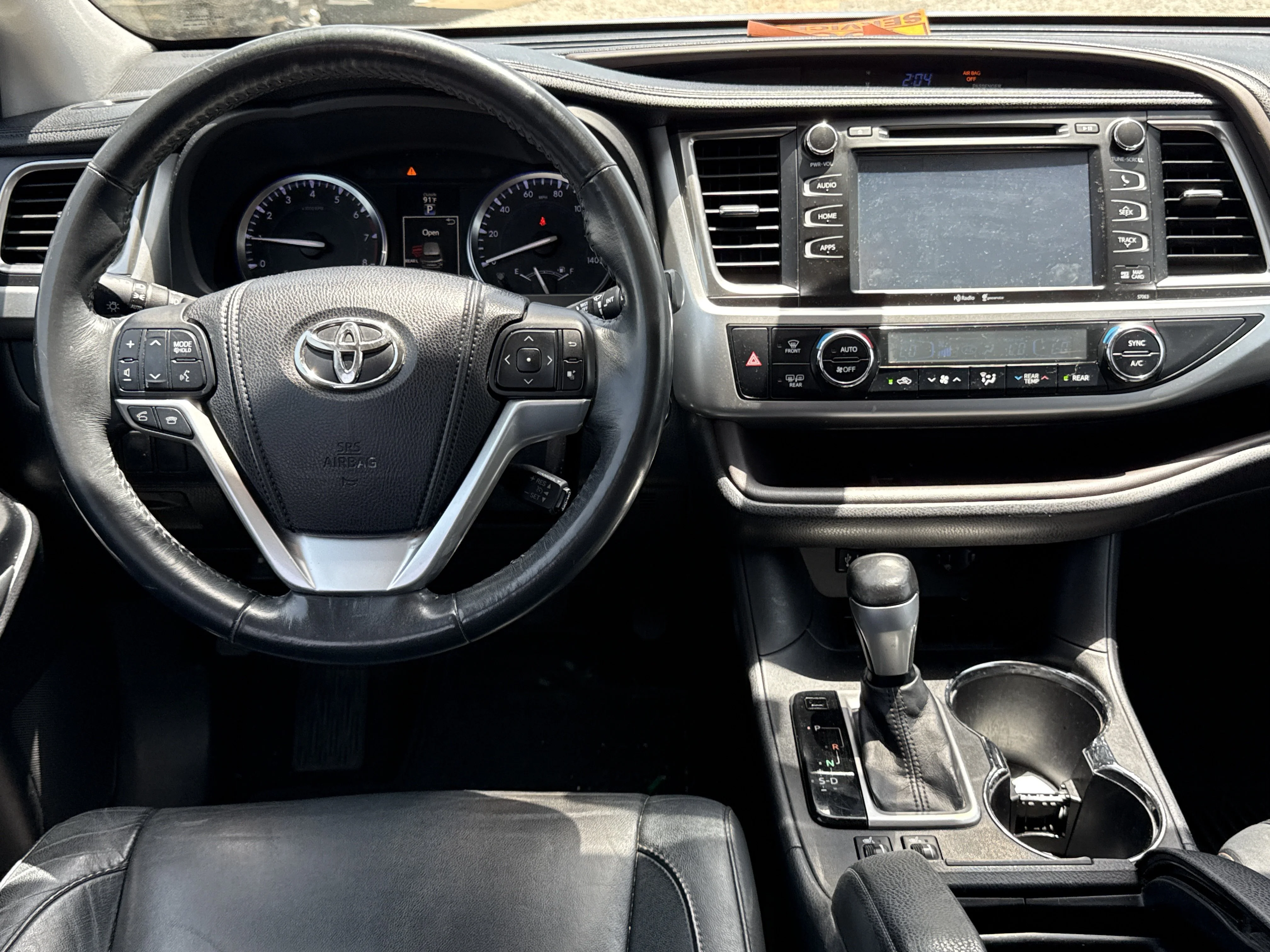 Used 2014 Silver Sky Metallic Toyota XLE image 5