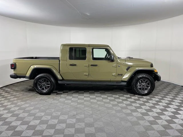 Used 2026 Green Jeep Sport S image 8