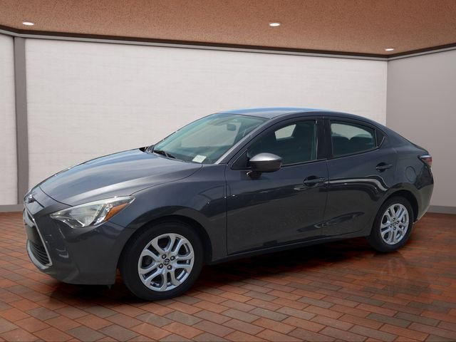 Used 2017 Graphite Toyota Base image 22