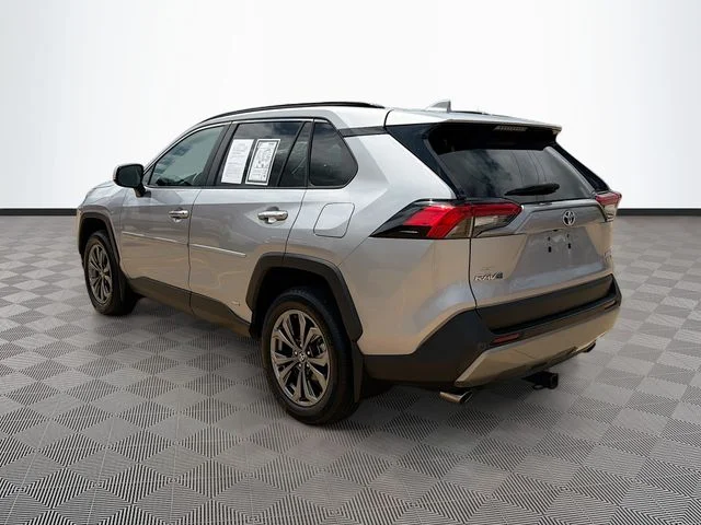 Used 2022 Silver Sky Metallic Toyota Limited image 5