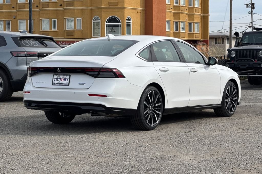 New 2026 Platinum White Pearl Honda Touring image 4