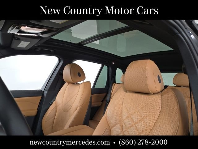 Used 2024 Black BMW xDrive40i image 13