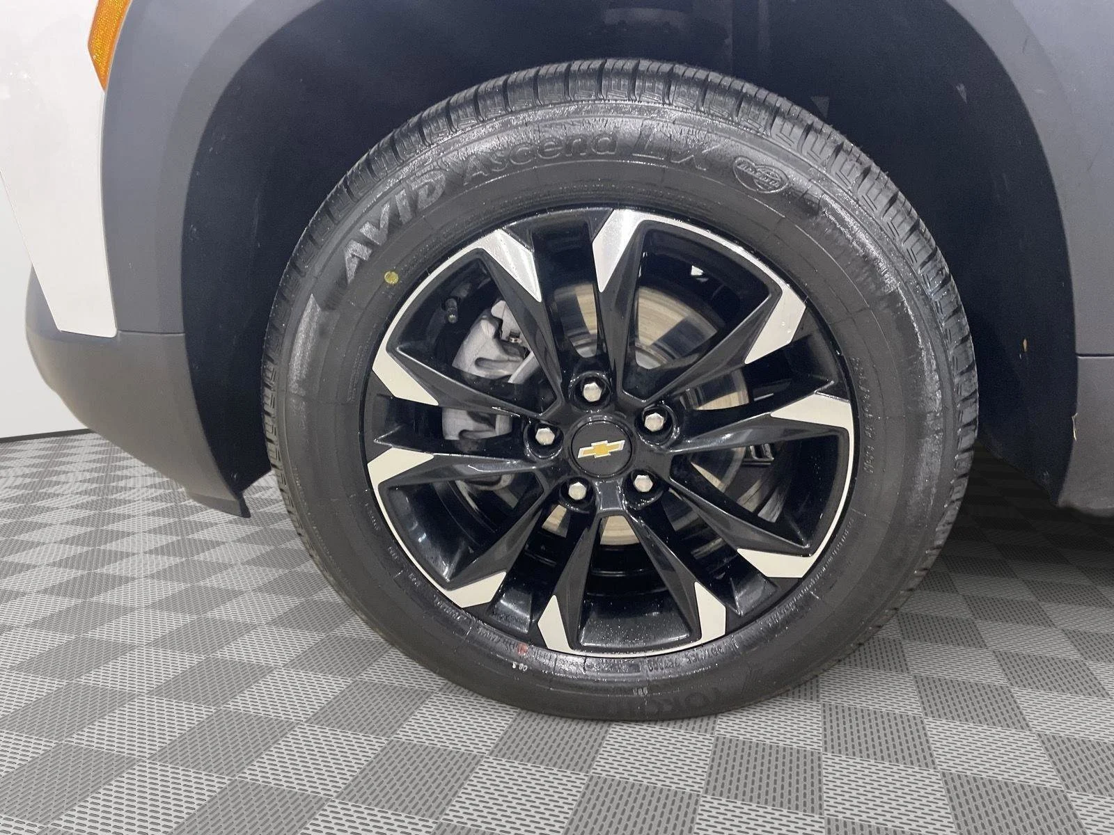 Used 2022 Summit White Chevrolet LT image 18