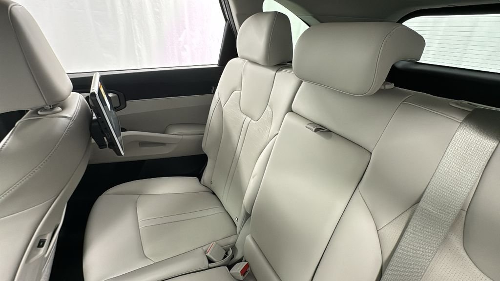 2025 Kia Sorento S - Photo 14