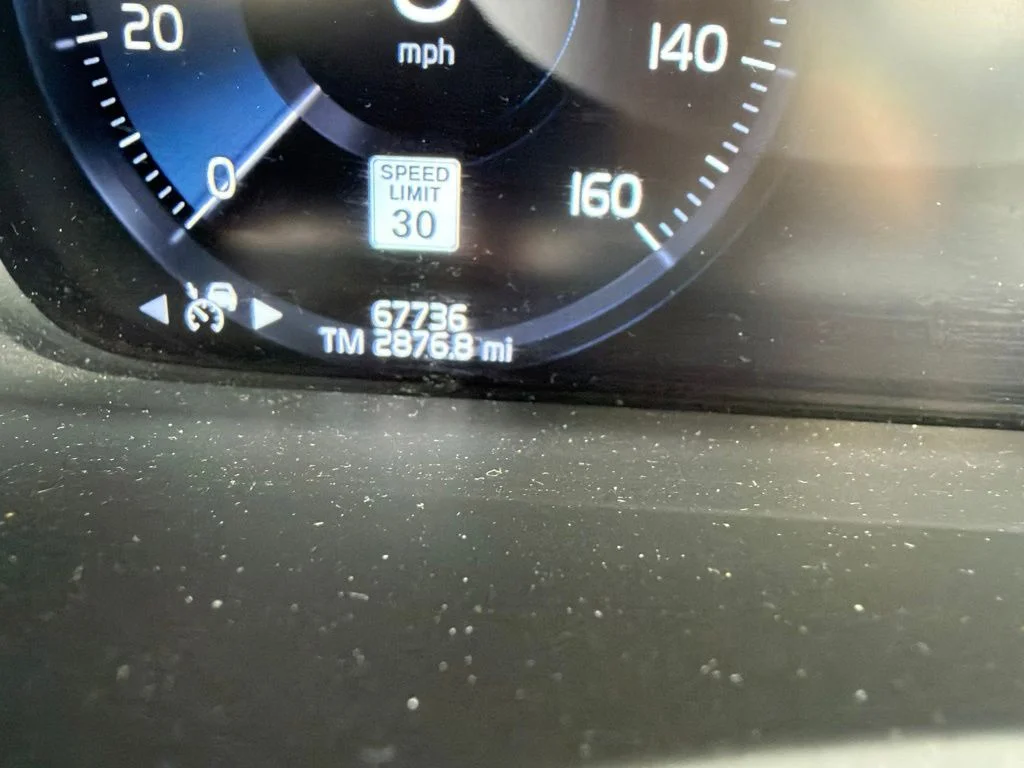 Used 2020 Gray Volvo T6 Momentum image 11