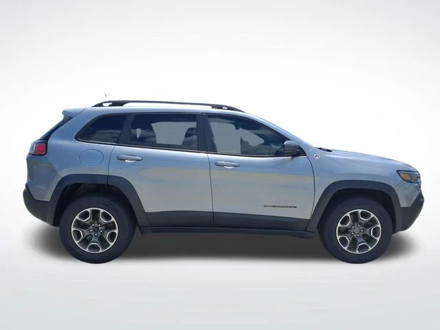 Used 2020 Silver Jeep Trailhawk image 28