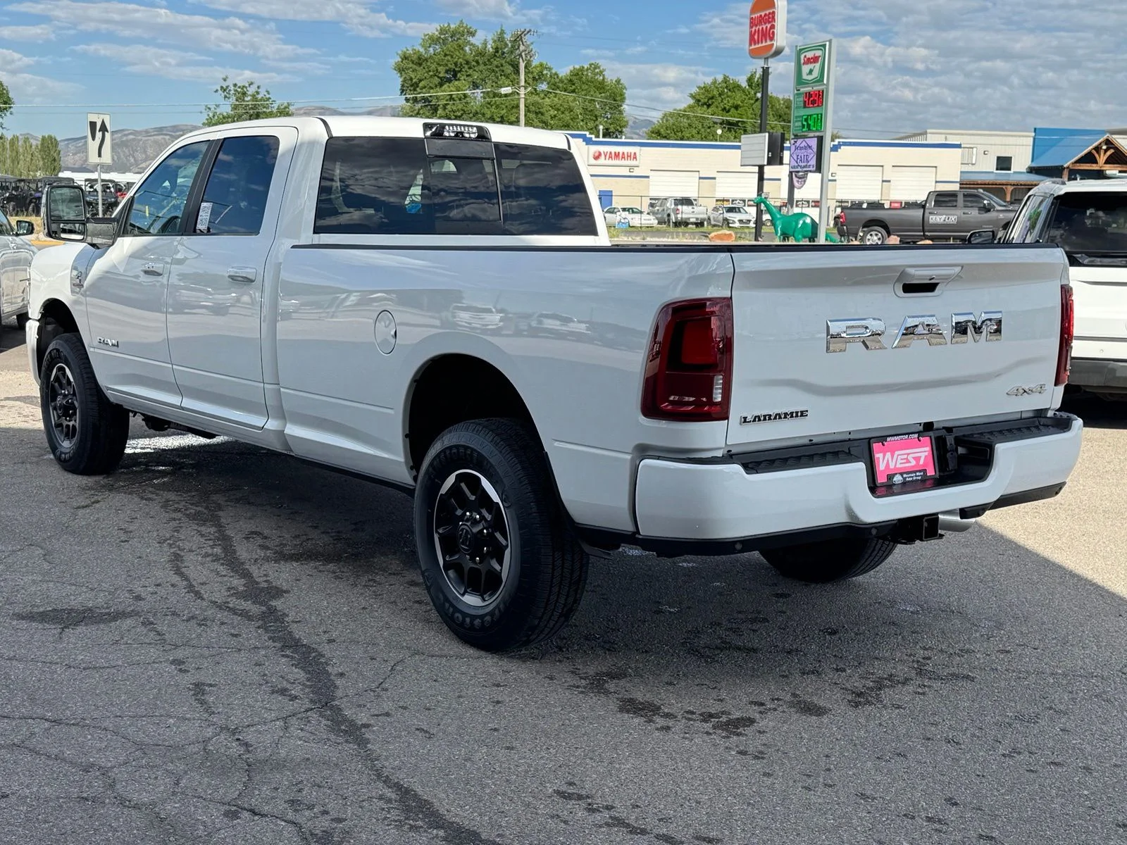 New 2026 Bright White Clear-Coat Exterior Paint RAM Laramie image 11