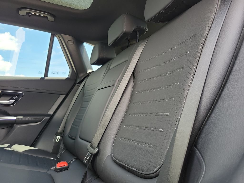 New 2027 Cirrus Silver Metallic Mercedes-Benz GLC 300 image 9