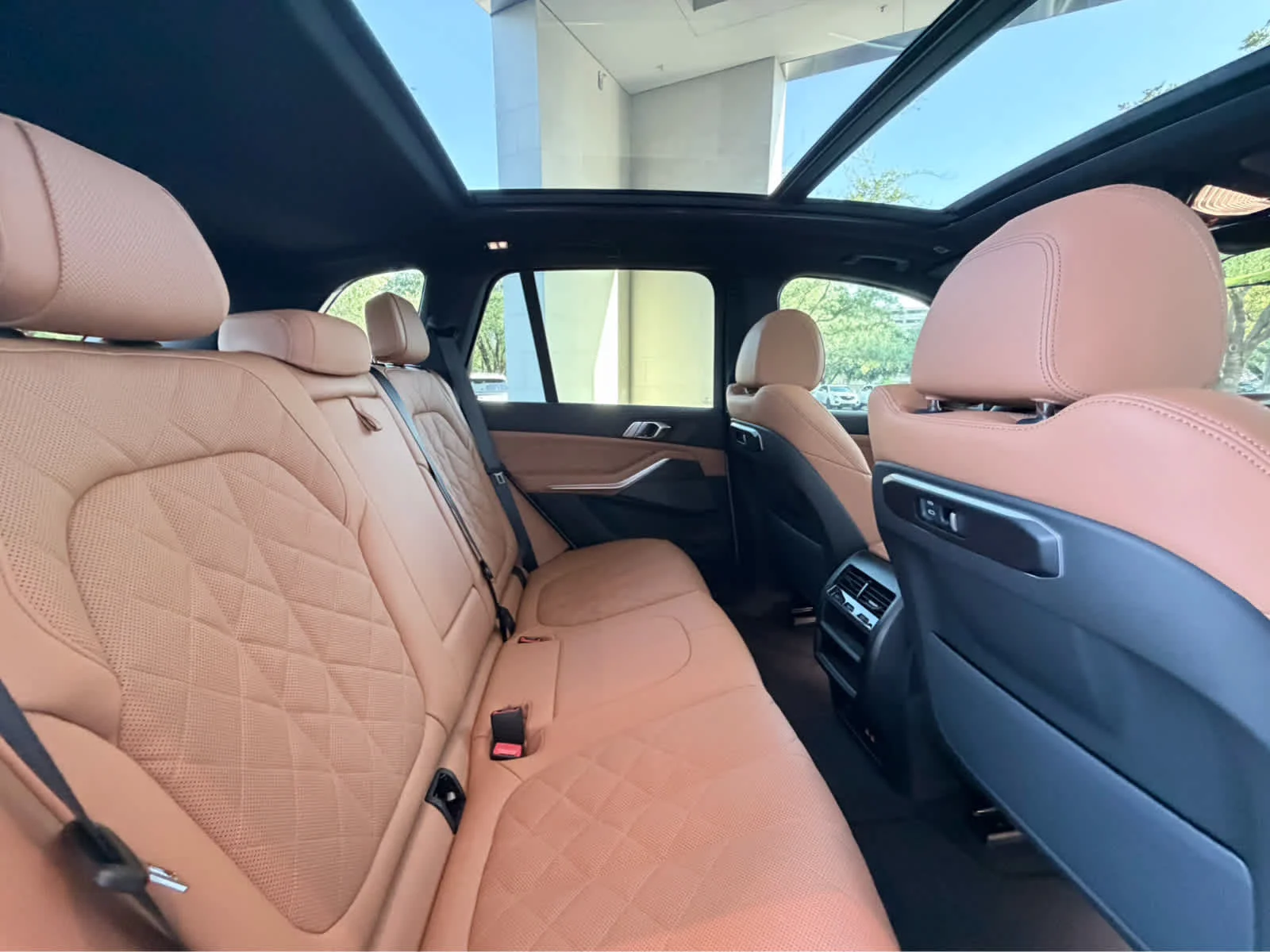Used 2026  BMW sDrive40i image 31