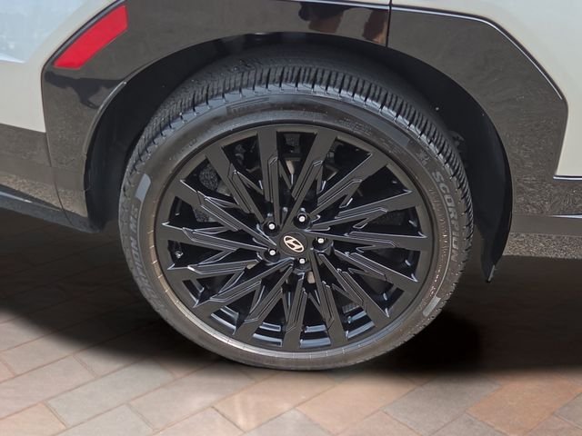 Used 2025 Shimmering Silver Hyundai Calligraphy image 4