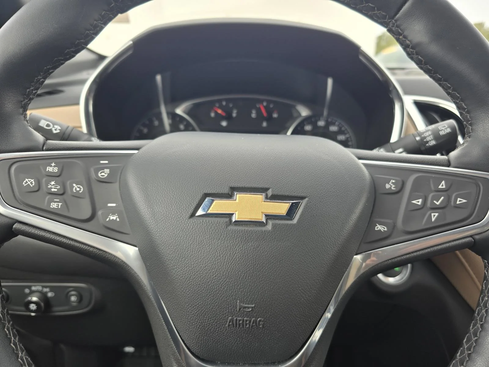Used 2023 SUMMIT WHITE Chevrolet Premier image 13