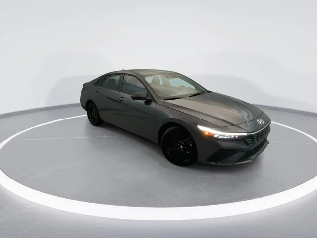 Used 2026 Gray Hyundai SEL Sport image 8