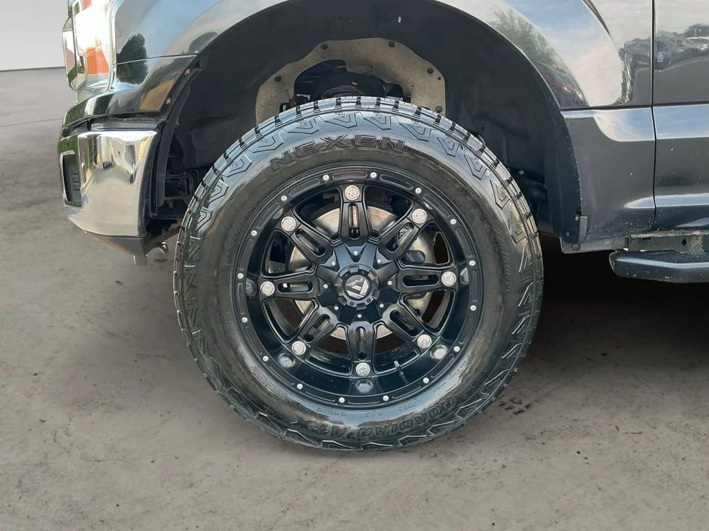 Used 2018 Black Ford XLT image 13
