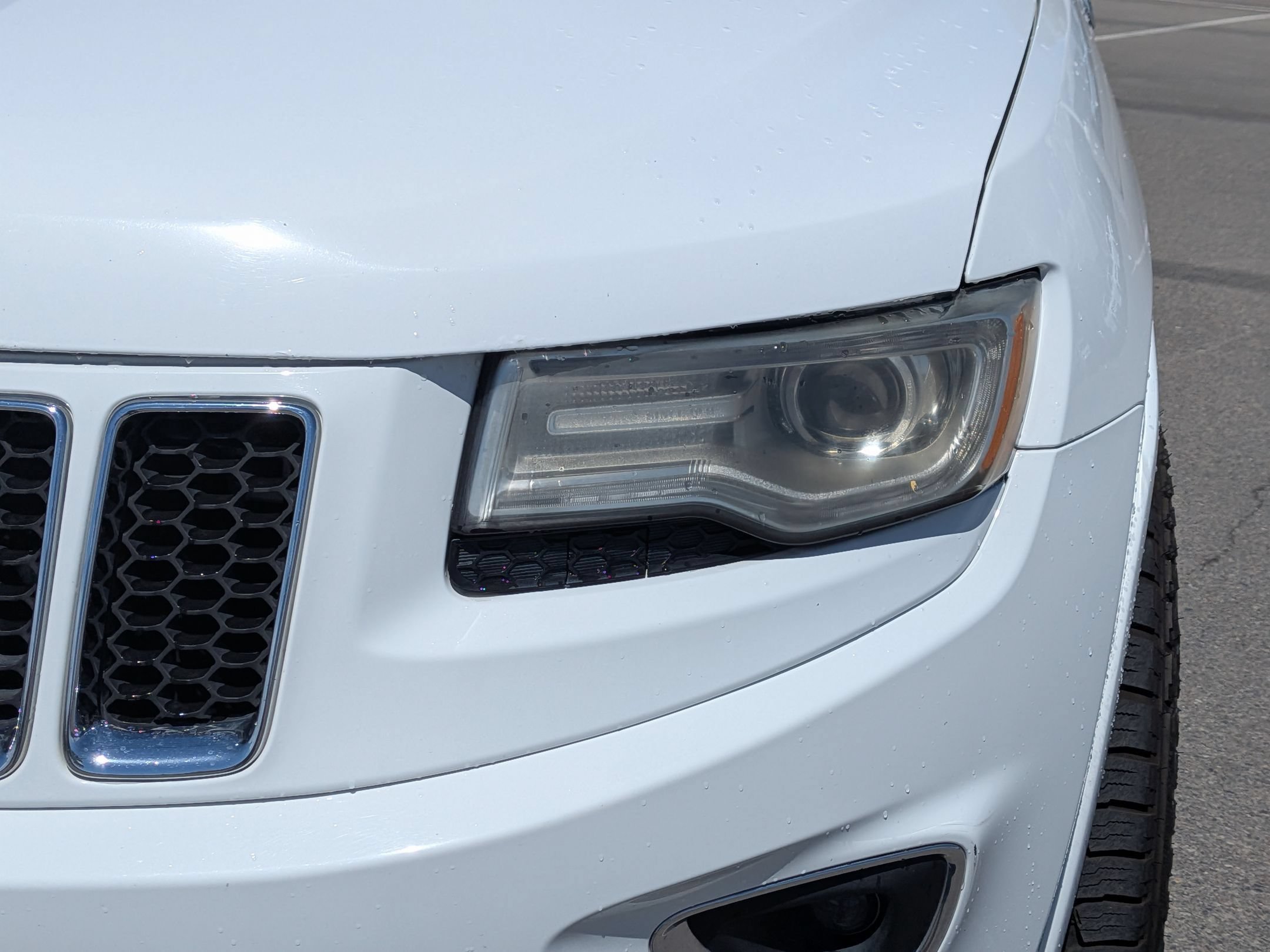 Used 2015 Bright White Clearcoat Jeep Overland image 10