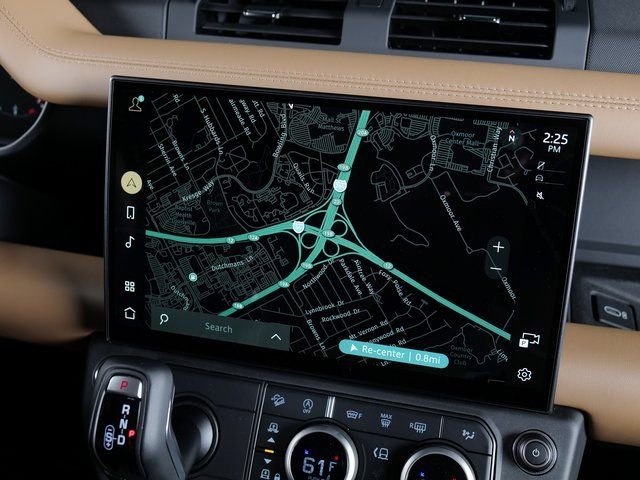 New 2026 Woolstone Green Land Rover X-Dynamic SE image 17