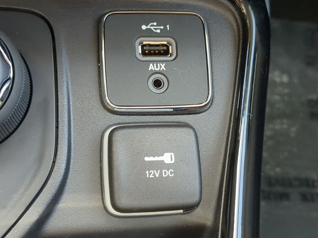 Used 2021 White Jeep Limited image 22