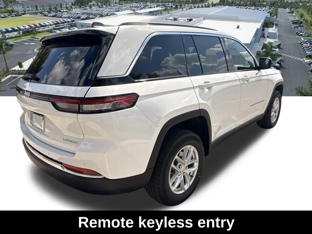 New 2026 Bright White Clearcoat Jeep Laredo image 4