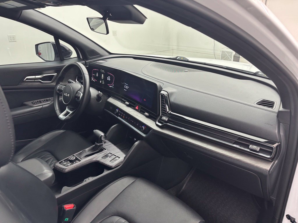 Used 2023 White Kia X-Line image 32
