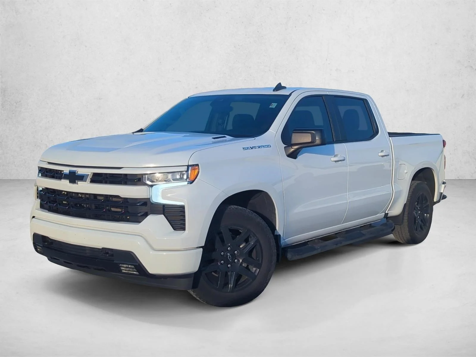 Used 2024 Summit White Chevrolet RST image 1
