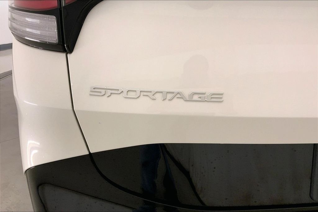 Used 2025 Snow White Pearl Kia SX-Prestige image 7