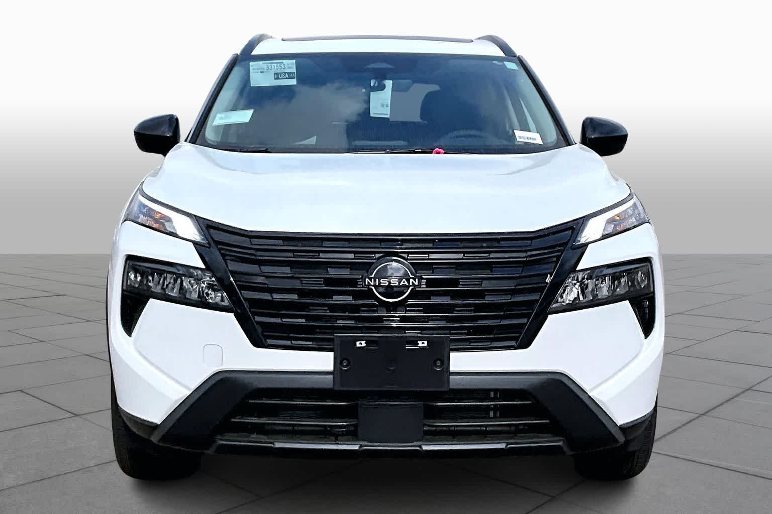 New 2026 Everest White Pearl Tricoat Nissan Dark Armor image 3