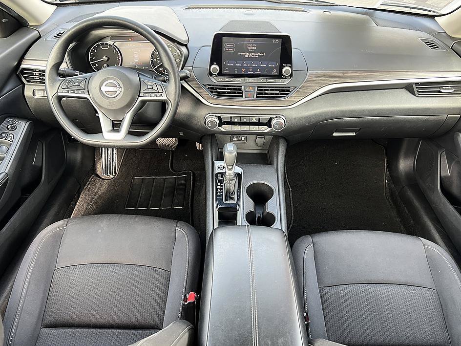 Used 2025 Super Black Nissan SV image 18