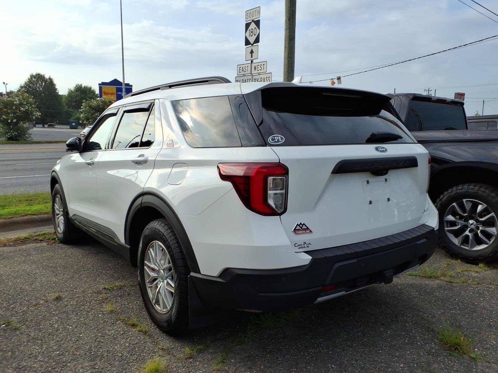 Used 2023 Star White Metallic Tri-Coat Ford Timberline image 4