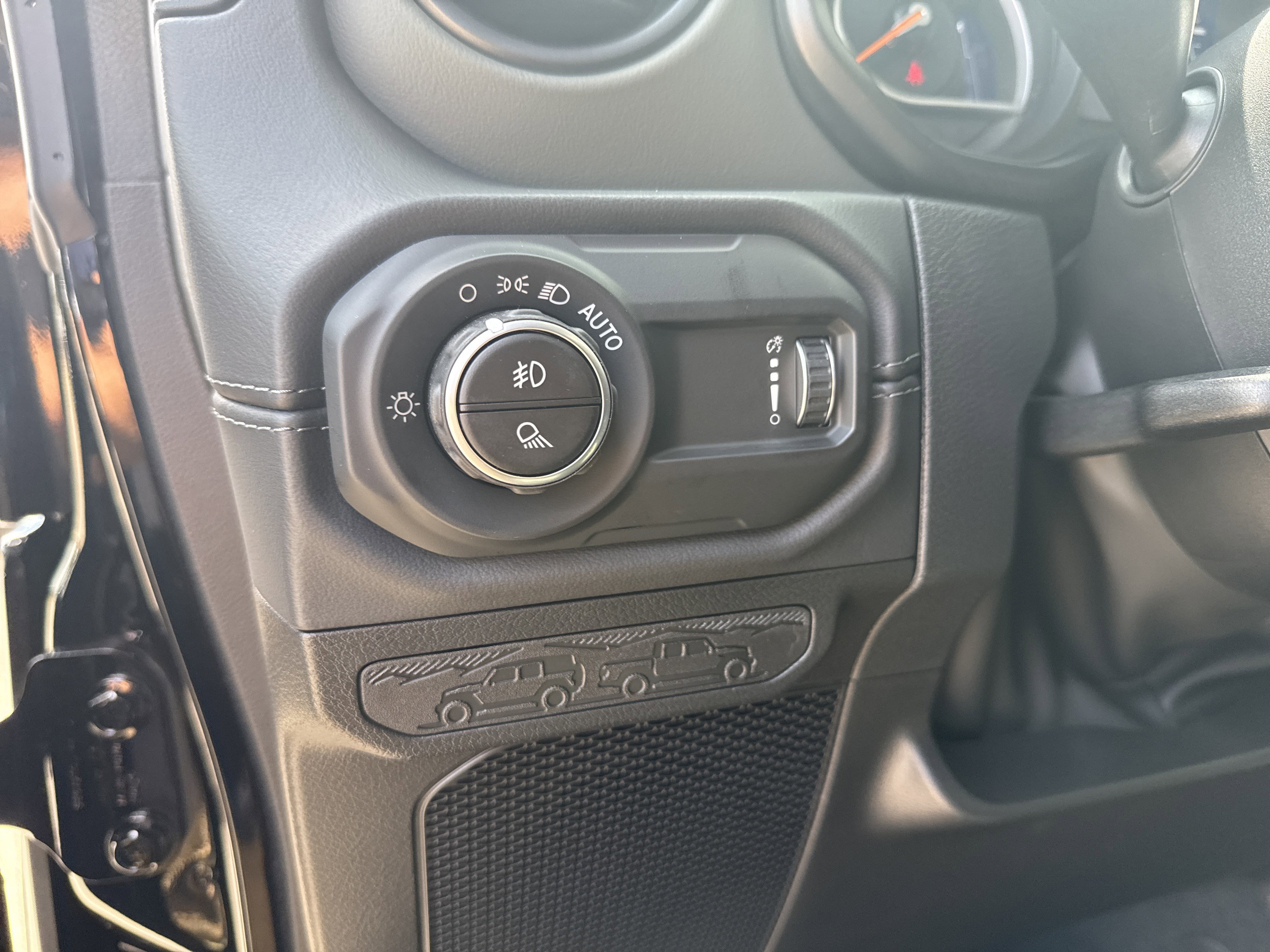 New 2026 Black Clear-Coat Exterior Paint Jeep Mojave X image 30