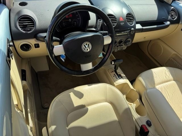 Used 2010 Heaven Blue Metallic Volkswagen 2.5L image 15