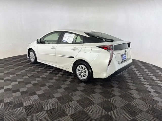 Used 2016  Toyota Two image 9
