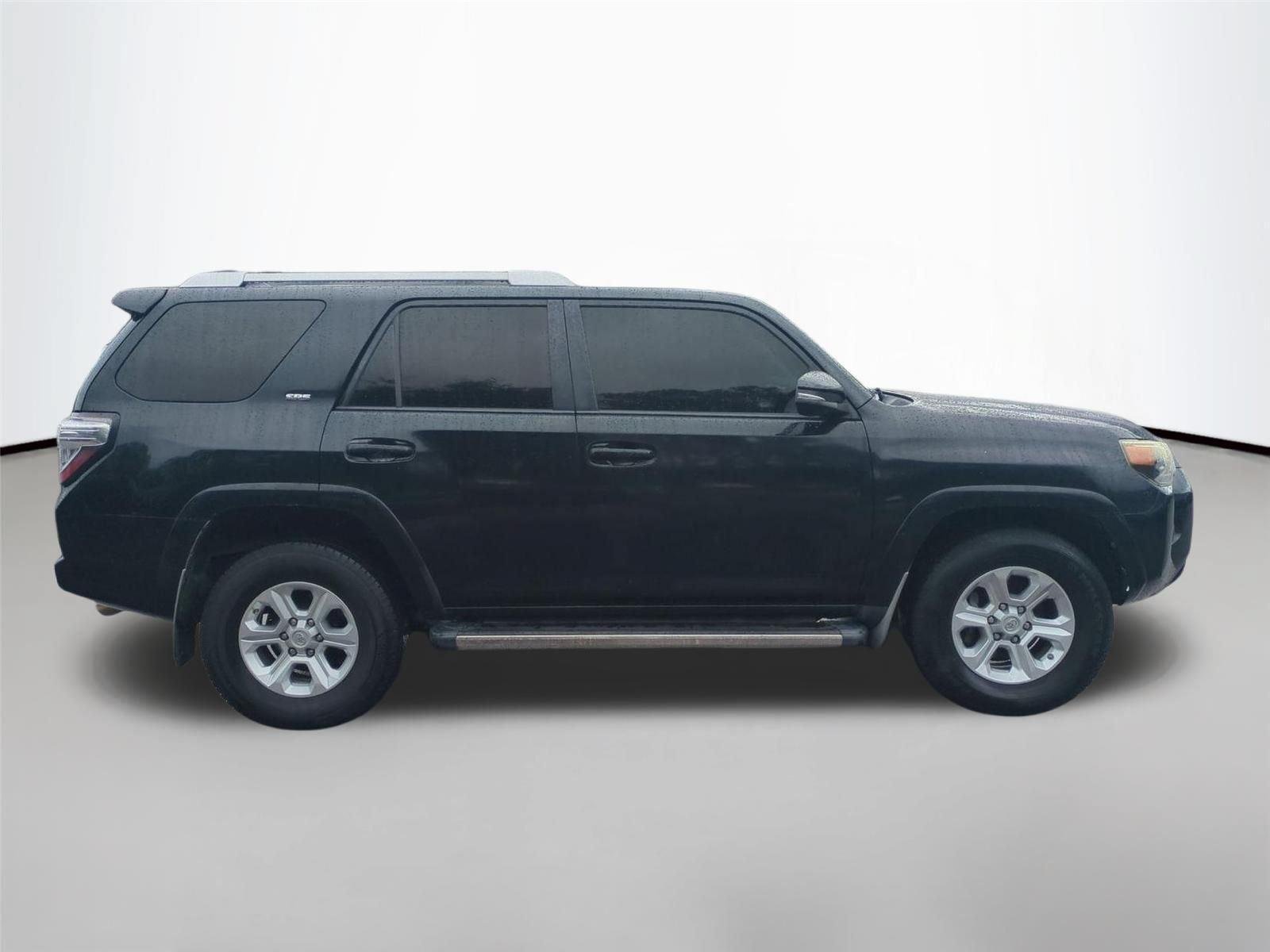 Used 2016 Midnight Black Metallic Toyota SR5 Premium image 6