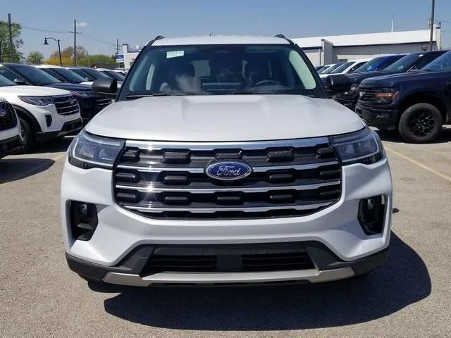 New 2026 Space White Metallic Ford Active image 8