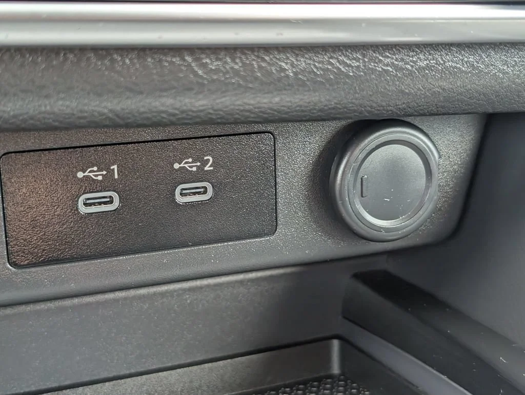 Used 2025 Grey Nissan S image 20