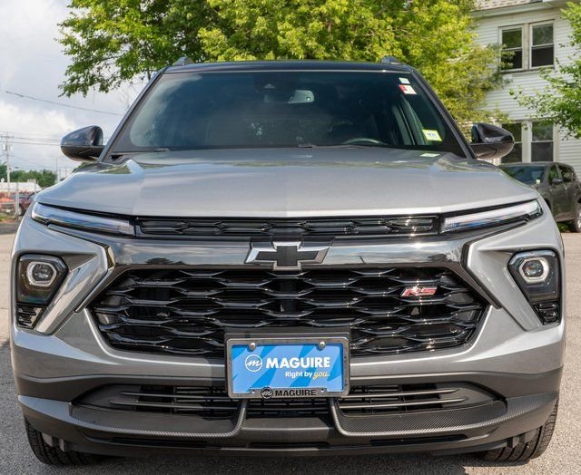Used 2025 Gray Chevrolet RS image 3