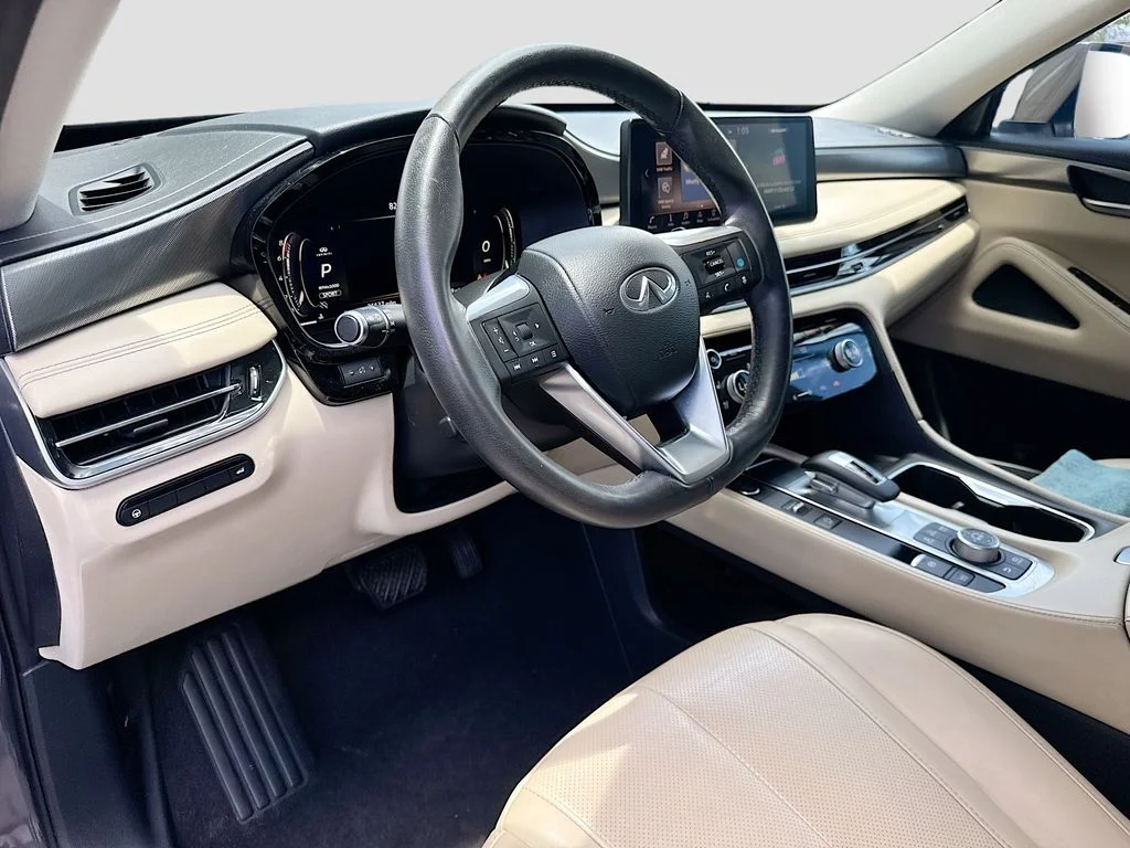 Used 2023 Gray INFINITI LUXE image 10