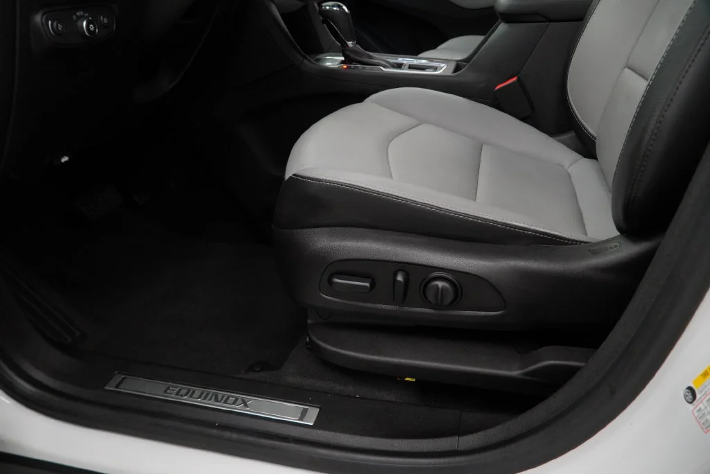 Used 2018 Beige Chevrolet Premier image 33