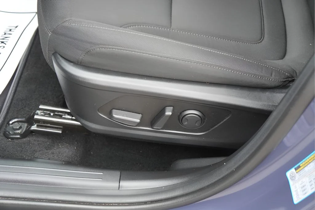 Used 2026 Atlantis Blue Hyundai SEL image 17