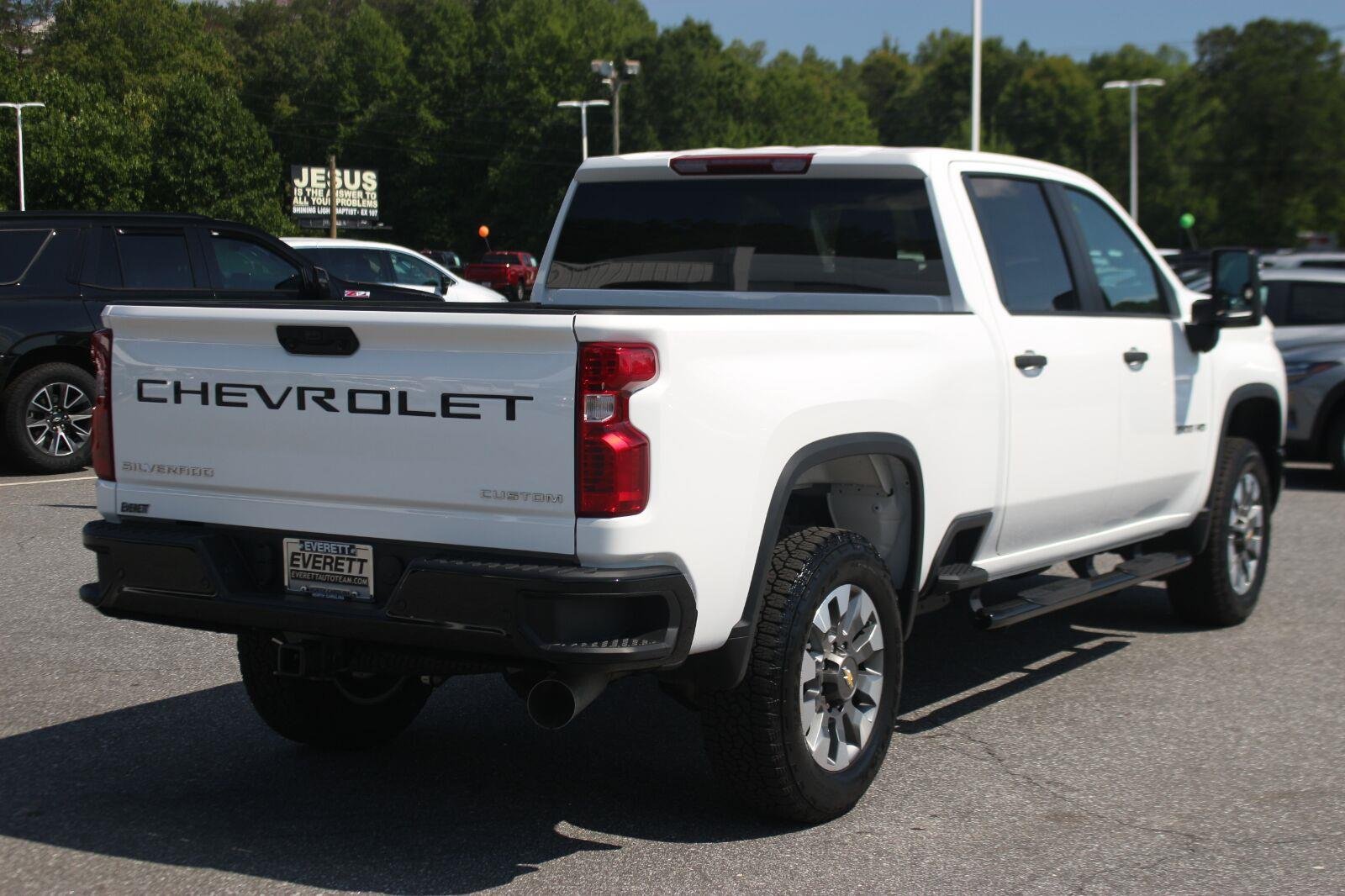 Used 2026 Summit White Chevrolet Custom image 7