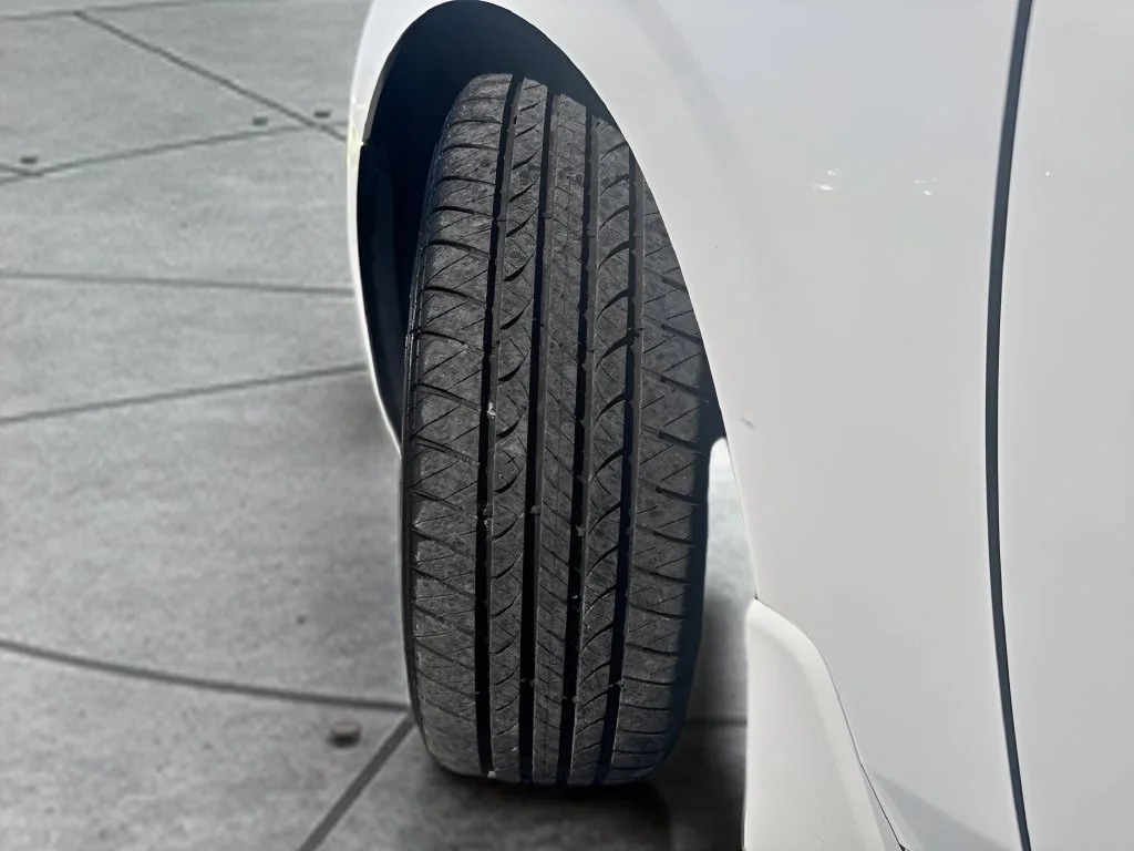 Used 2021 White Nissan S image 31