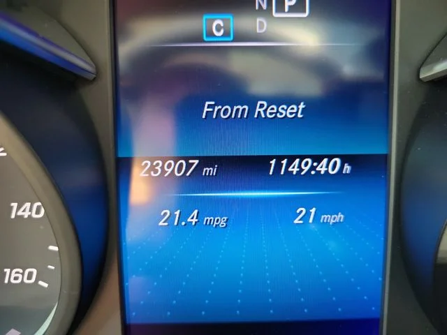 Used 2022 White Mercedes-Benz GLC 300 image 25